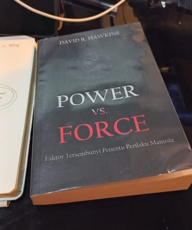 Buku Power vs Force karya David R. Hawkins